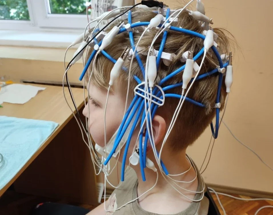 Около двух тысяч исследований проведено в течение года на новых электроэнцефалографов в Городской детской поликлинике