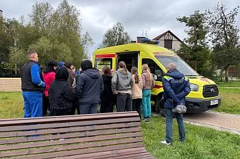 Студенты Медицинского колледжа отработали навыки первой помощи в условиях природных катастроф с помощью опытных врачей 